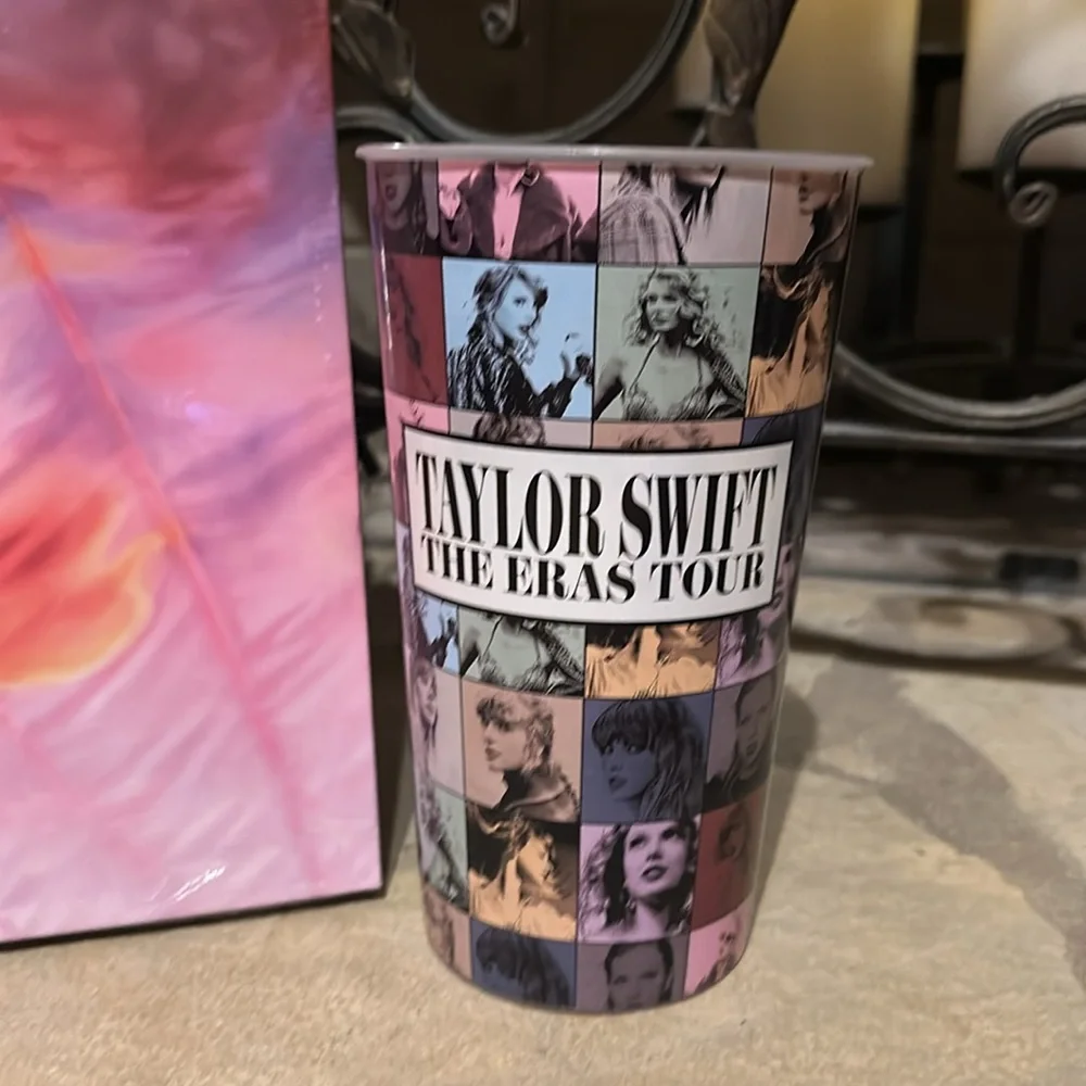 NWT Taylor Swift Eras Tour Official Book and Plastic Taylor Swift Cup - Picture 3 of 10